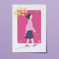 Affiche japonaise automne Ginkgo Daydreaming – fille rêvant sous une branche de ginkgo dorée, fond fuchsia