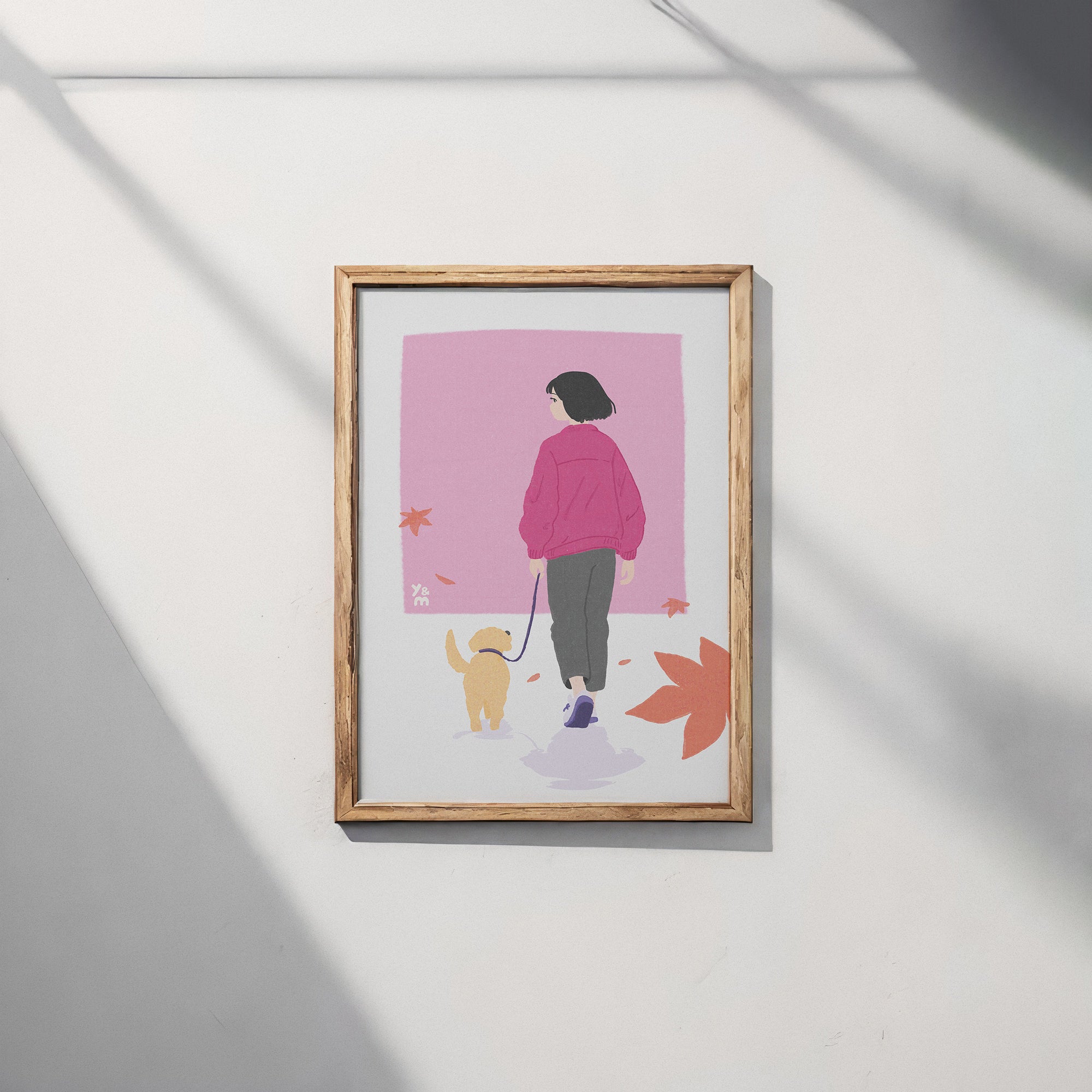 Affiche Momiji Walk encadrée sur mur clair – décoration murale japonaise automne