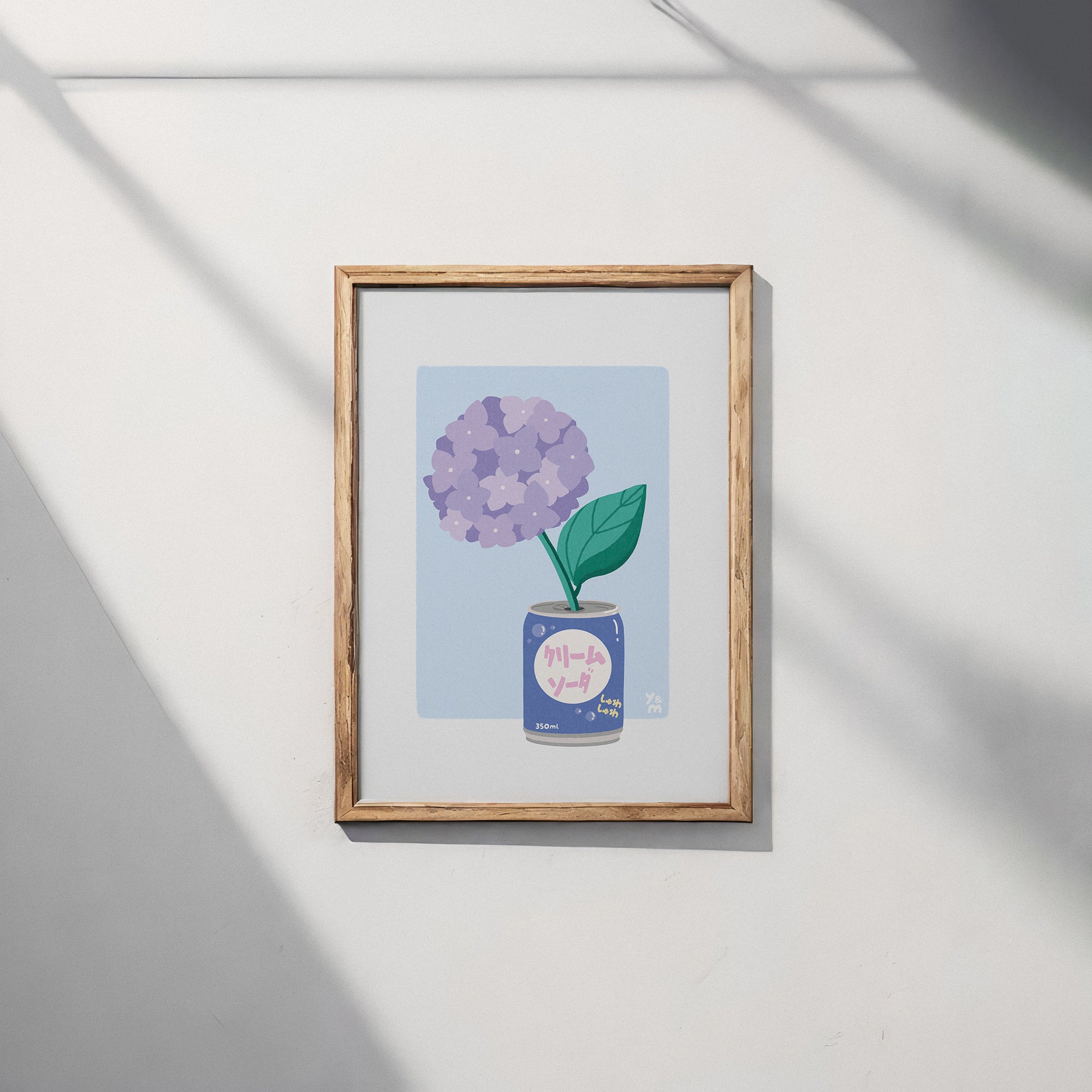 Affiche Ramune Bloom encadrée sur mur clair – décoration murale japonaise minimaliste